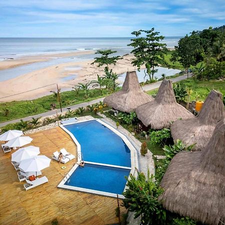 Three Queen Villa And Homestay Waikabubak Zewnętrze zdjęcie