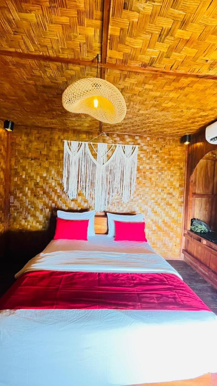 Three Queen Villa And Homestay Waikabubak Zewnętrze zdjęcie