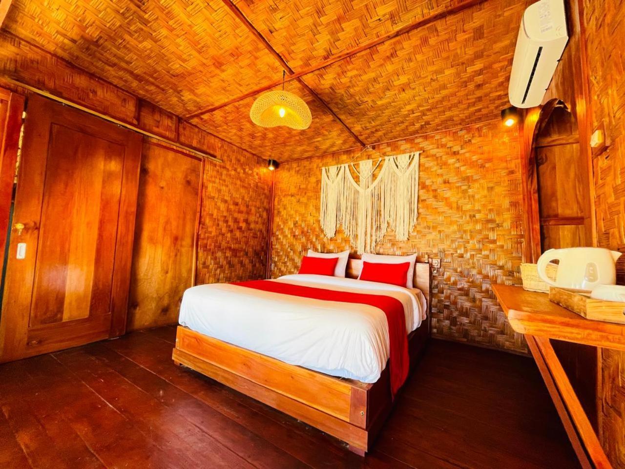 Three Queen Villa And Homestay Waikabubak Zewnętrze zdjęcie