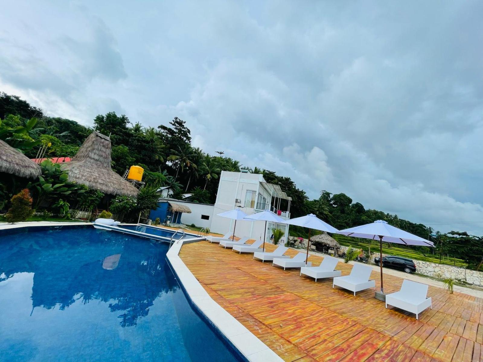 Three Queen Villa And Homestay Waikabubak Zewnętrze zdjęcie