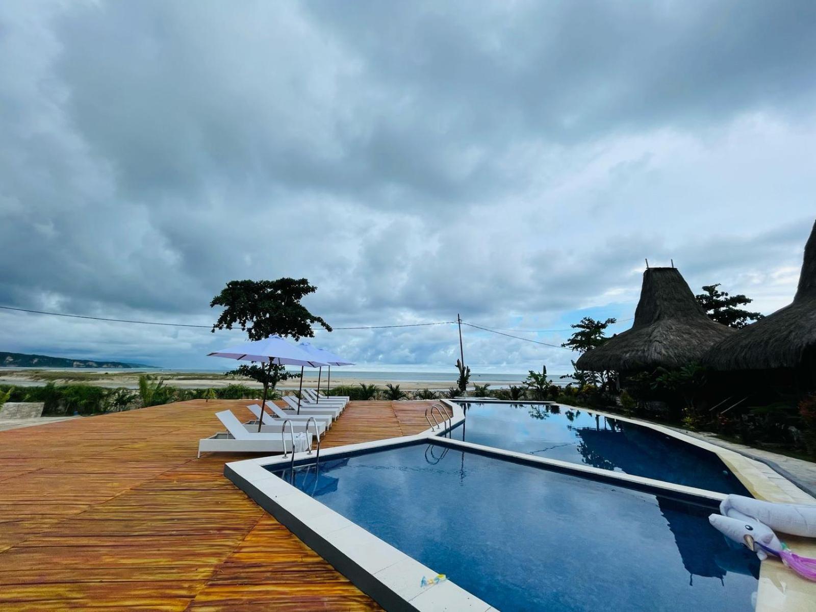 Three Queen Villa And Homestay Waikabubak Zewnętrze zdjęcie